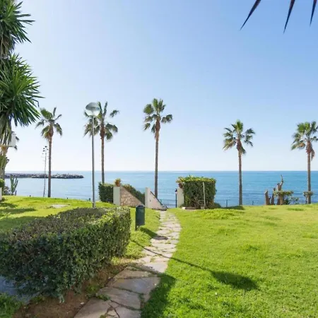 Homely Del Mar 5 Апартаменты *